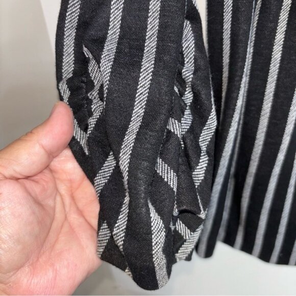 Tart Women’s XL Open Front Sweater Cardigan Monochrome Striped Knit Pockets - Picture 8 of 9